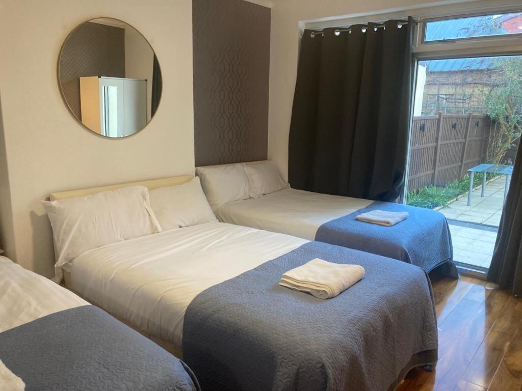 Twin Towerd Hotel London Ngoại thất bức ảnh